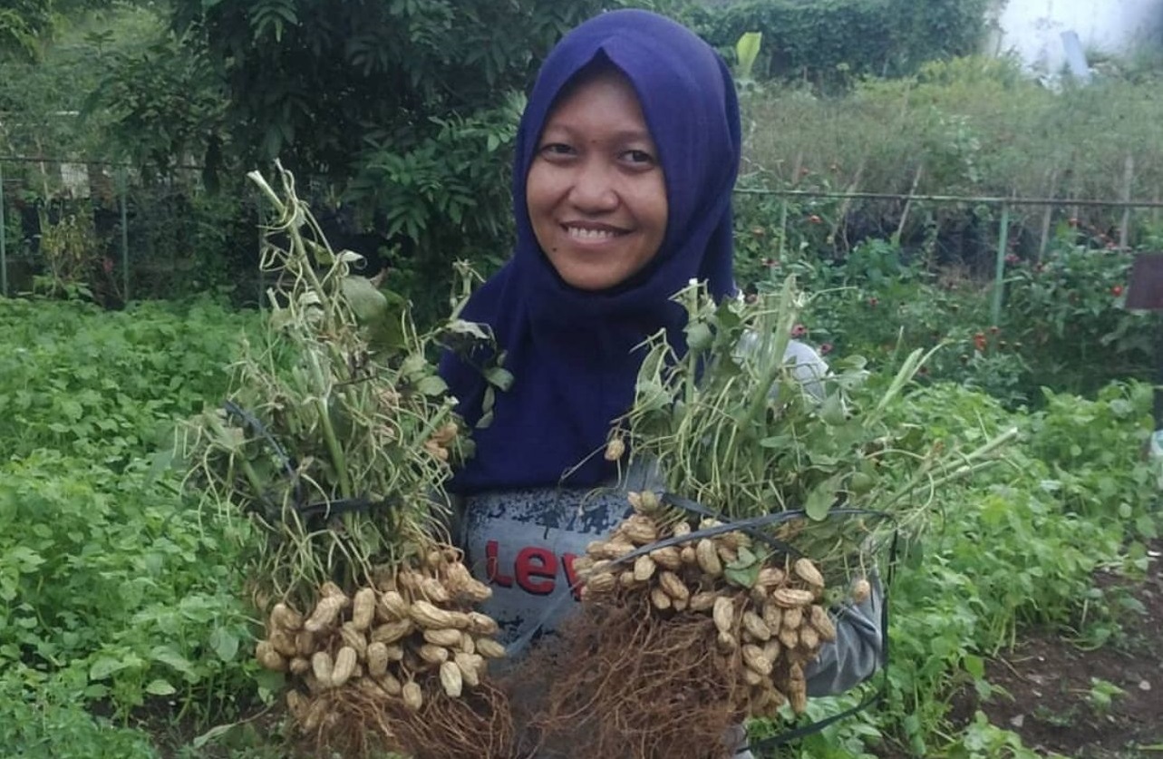 Co-Founder Garis Kebun, Diah Nurmalasari